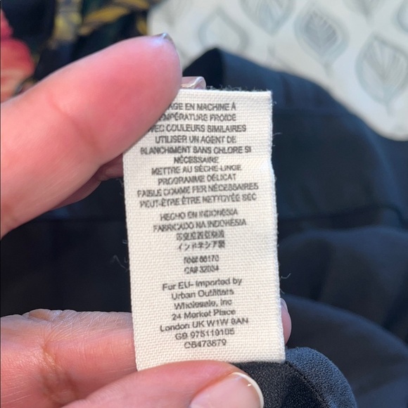 Free People Black Blouse Top Sleeveless Oversized Lined High Low size S - Picture 12 of 12